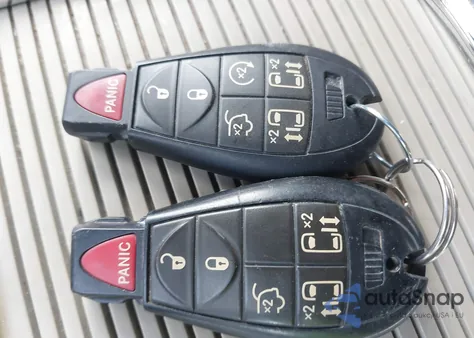 2016 Dodge Grand Caravan Sxt z USA, uszkodzony, nr VIN 2C4RDGCGXGR329947